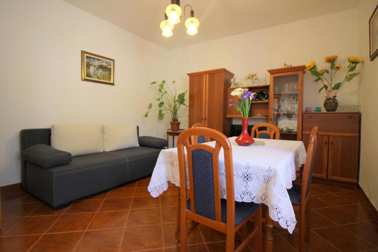 Apartment Liliana Near Beach Poreč Exterior foto